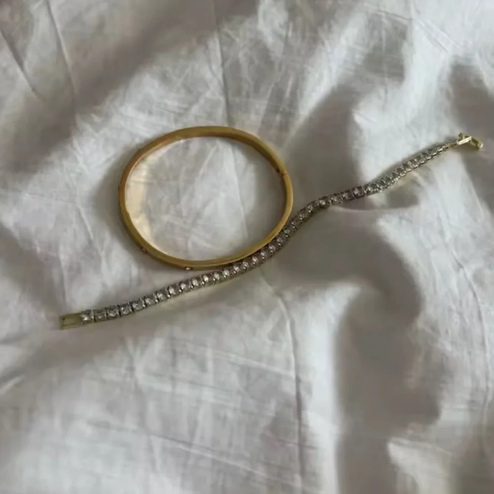 Anthropologie gold pet